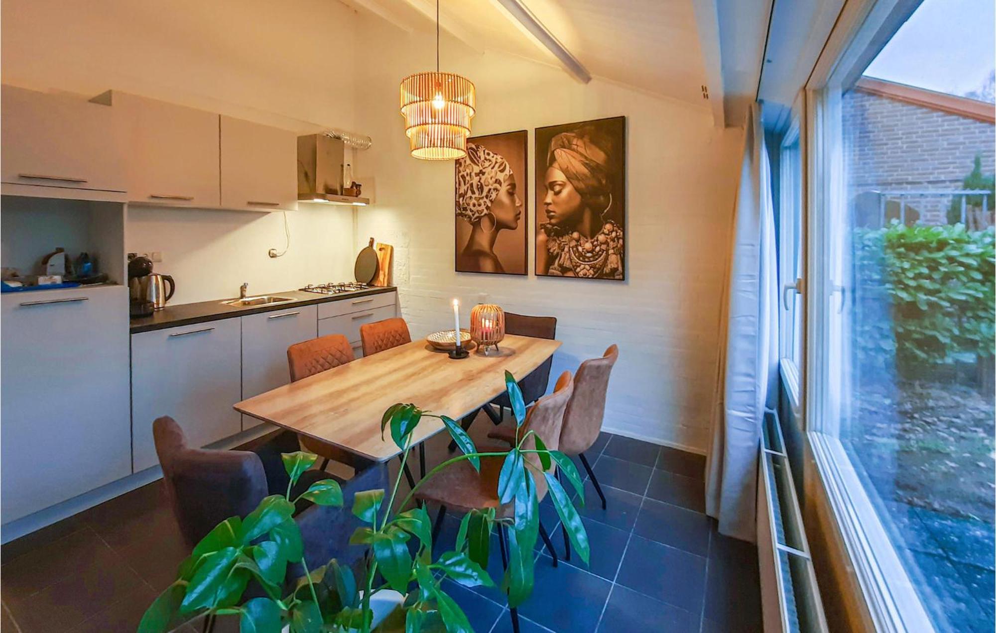 Beautiful In With Outdoor Swimming Pool, Wifi&3 Bedrooms *