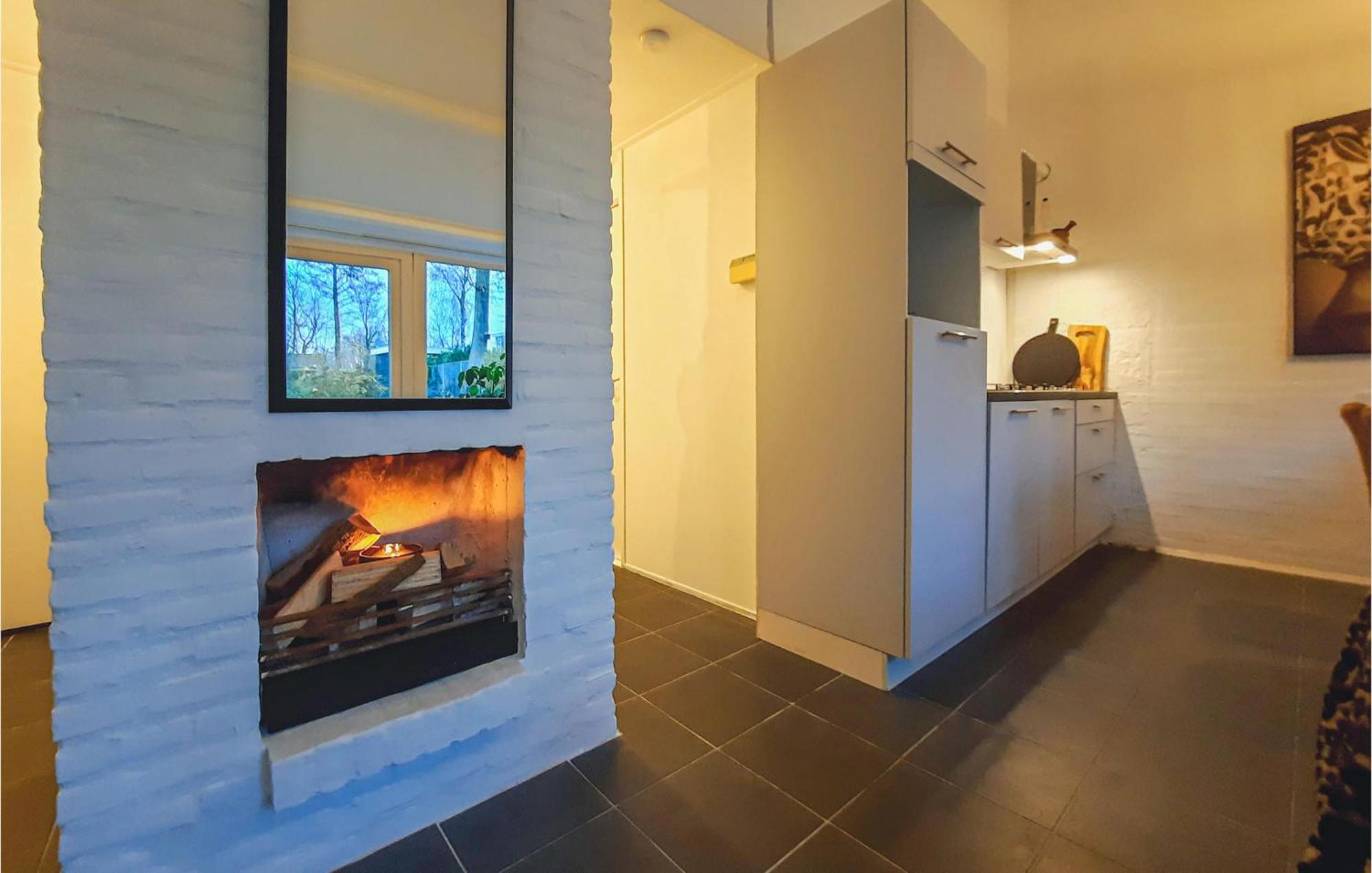 Beautiful In With Outdoor Swimming Pool, Wifi&3 Bedrooms
