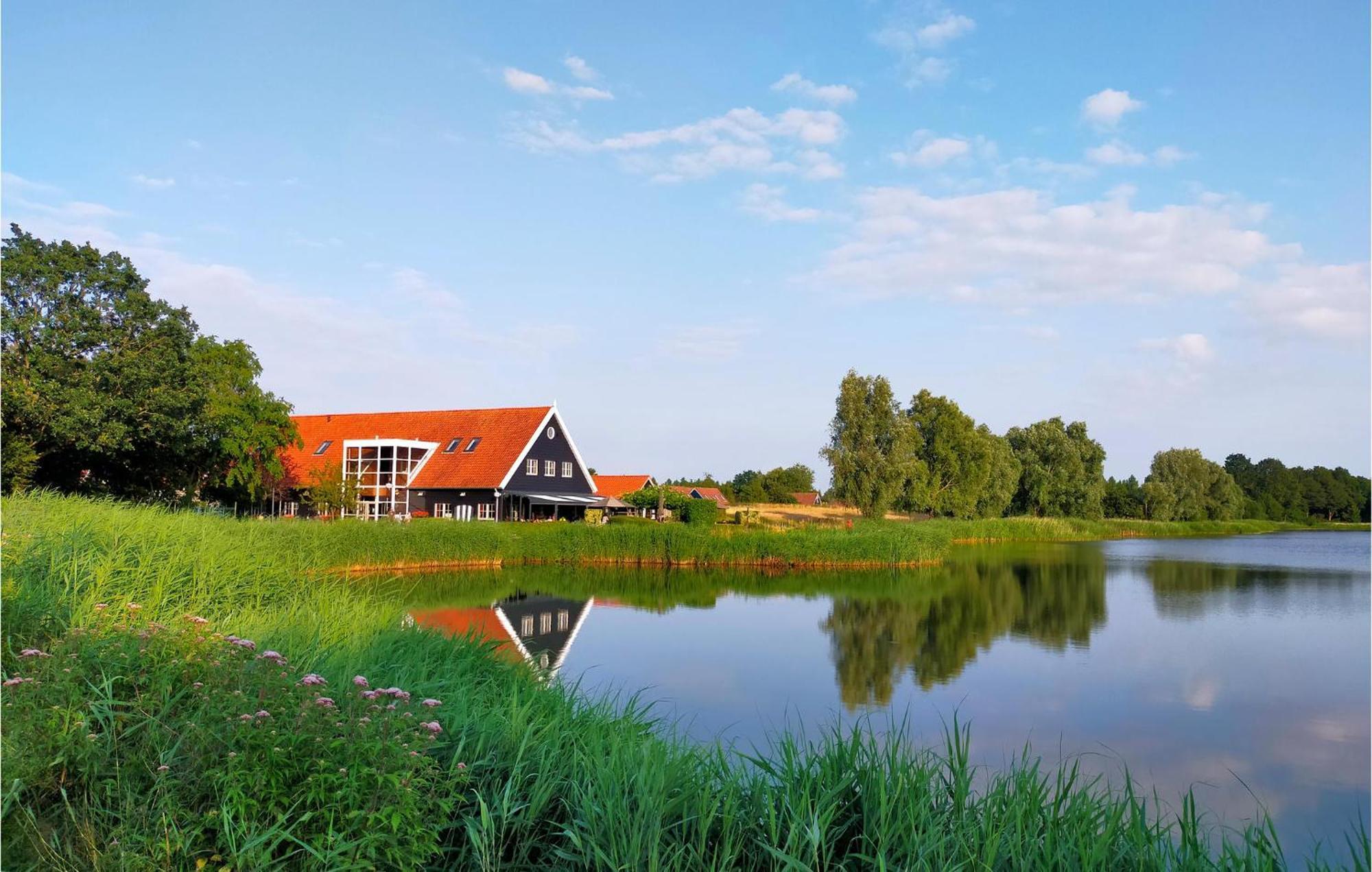 Beautiful In With Outdoor Swimming Pool, Wifi&3 Bedrooms * Heinkenszand