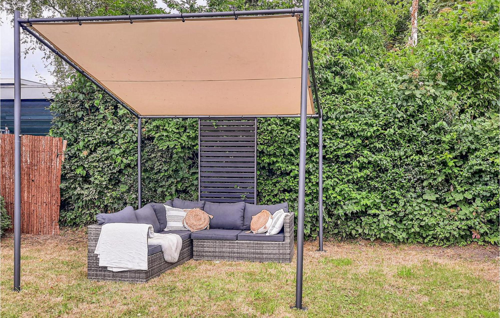 Beautiful In With Outdoor Swimming Pool, Wifi&3 Bedrooms Vakantiehuis *