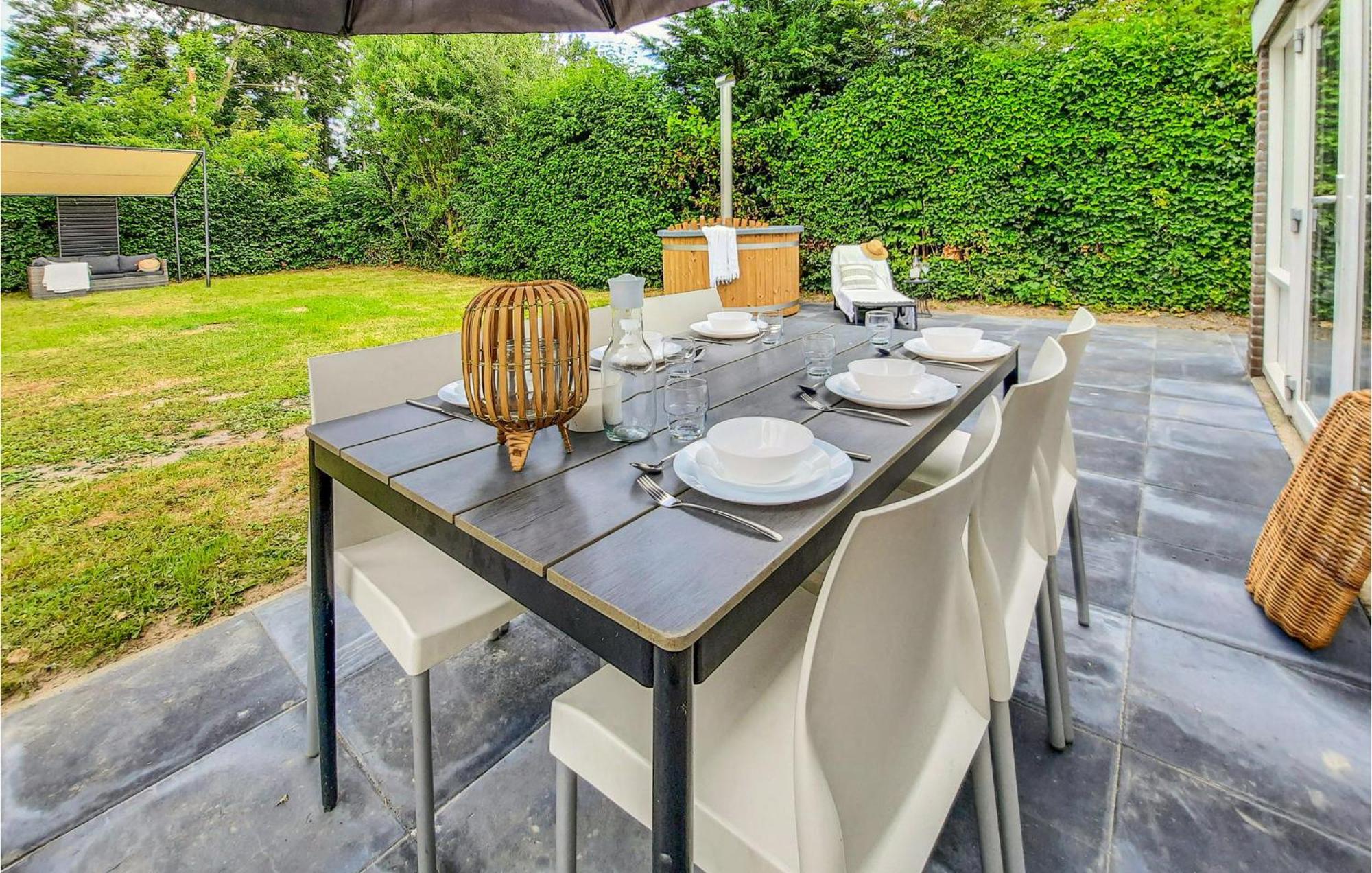 Vakantiehuis Beautiful In With Outdoor Swimming Pool, Wifi&3 Bedrooms Heinkenszand