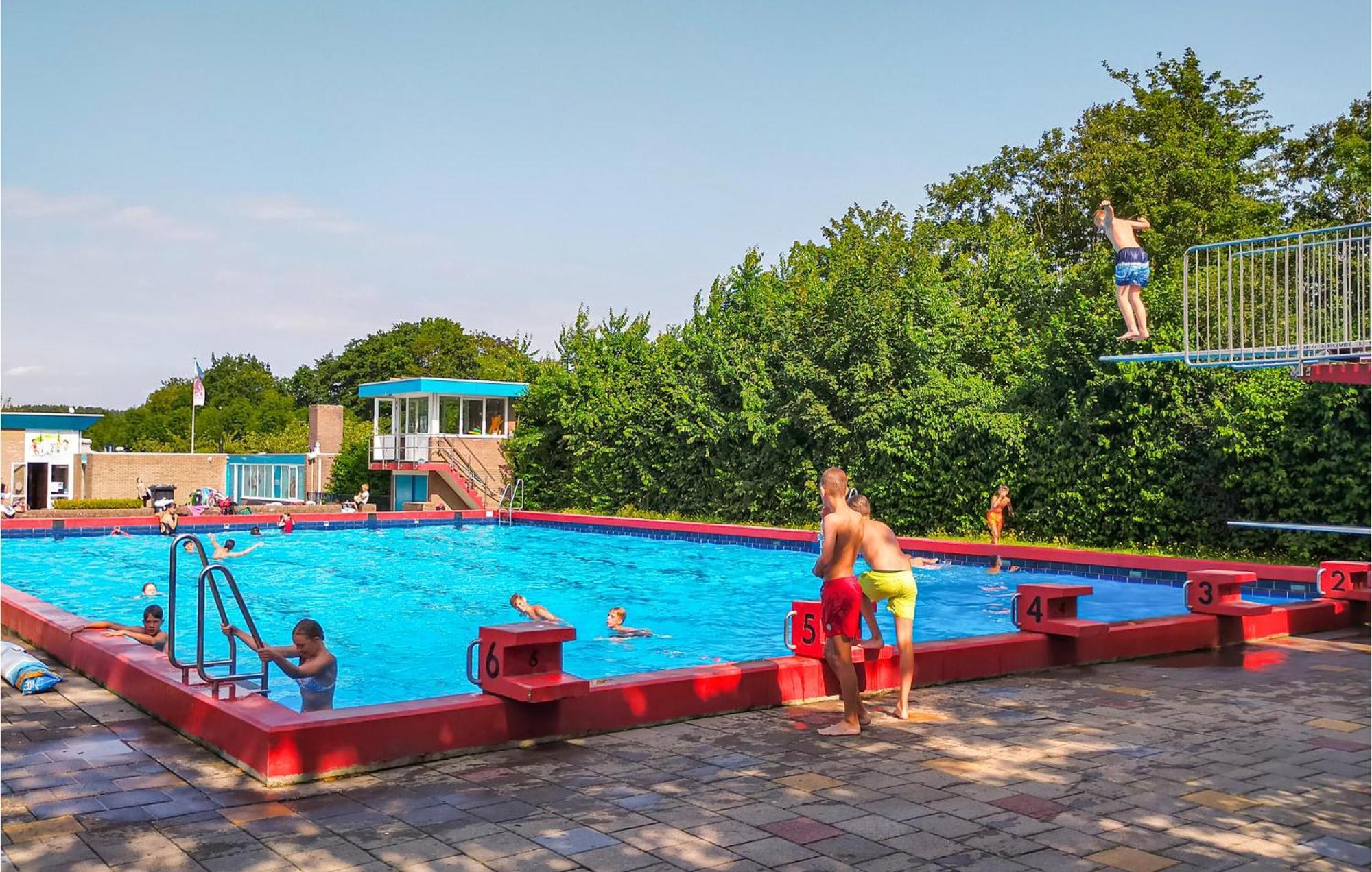 Beautiful In With Outdoor Swimming Pool, Wifi&3 Bedrooms * Heinkenszand