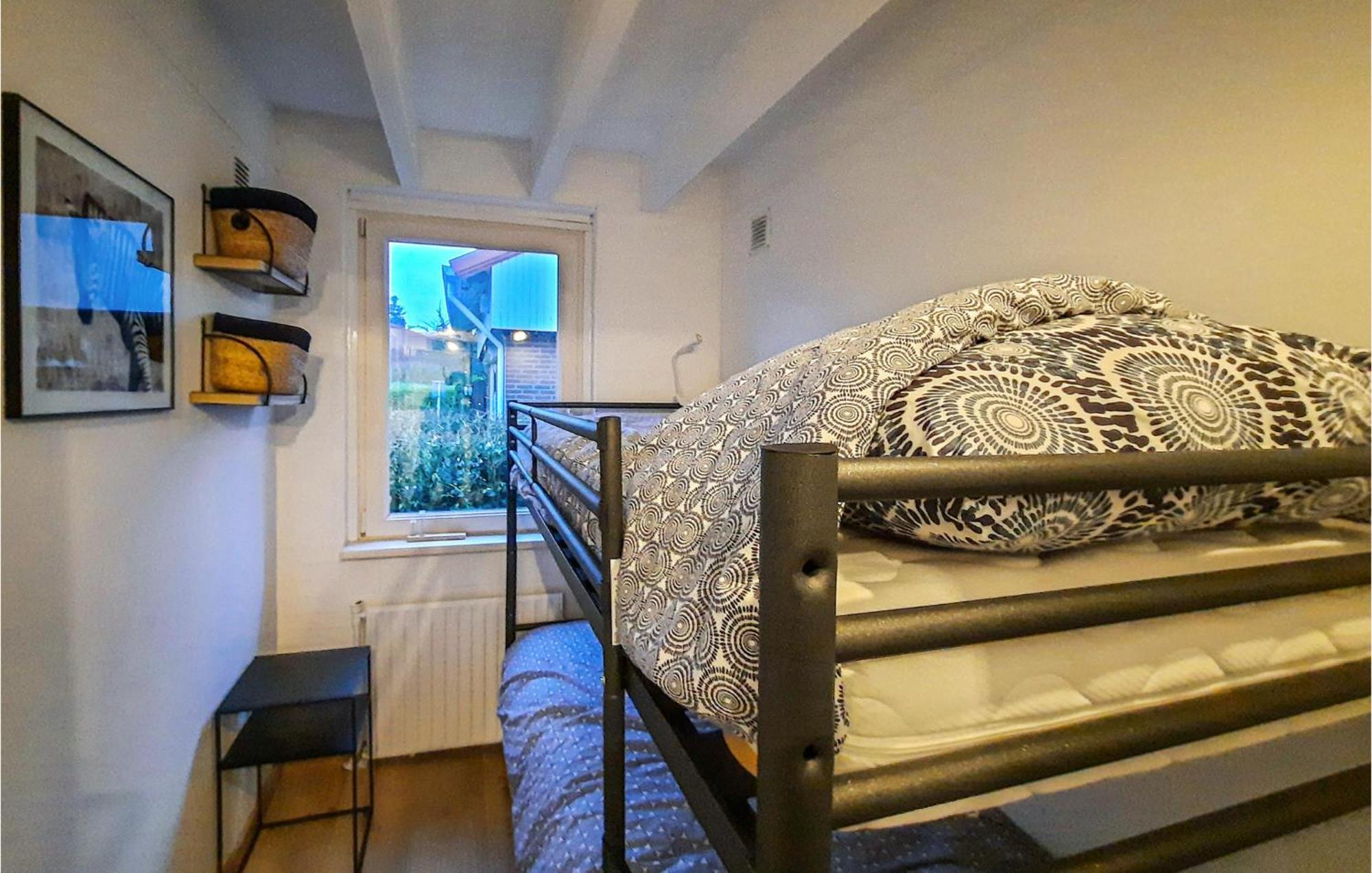 Vakantiehuis Beautiful In With Outdoor Swimming Pool, Wifi&3 Bedrooms